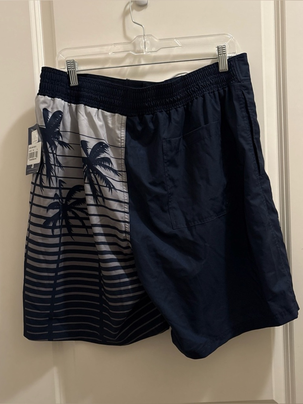 NWT Men’s NFL Dallas Cowboys Team Apparel Tropical Print Swim Trunks XL Beach - Picture 4 of 5